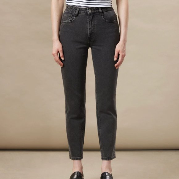 Frank & Oak Denim - The Stevie High Rise Slim Tapered Jean in Washed Black NWOT Size 26